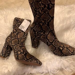 Brand New H&M Snakeskin booties size 9.5 women’s
